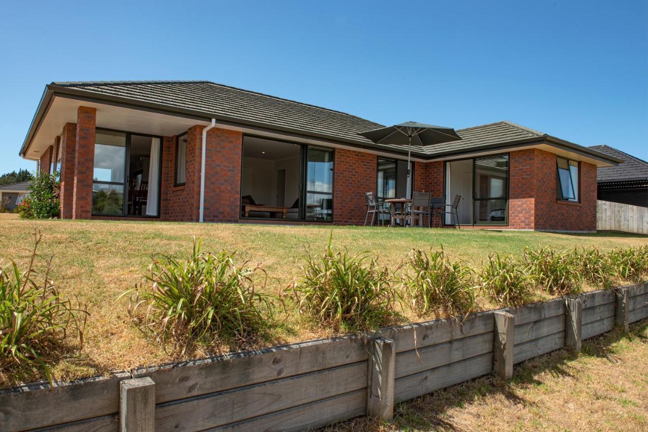 The Waterfront Ruakaka - Ruakaka Holiday Home Eksteriør billede