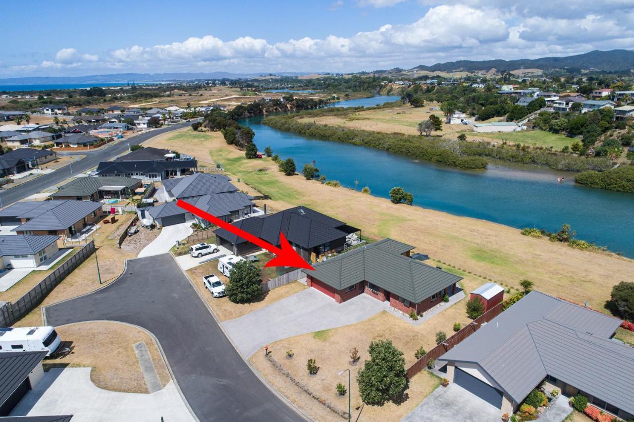 The Waterfront Ruakaka - Ruakaka Holiday Home Eksteriør billede