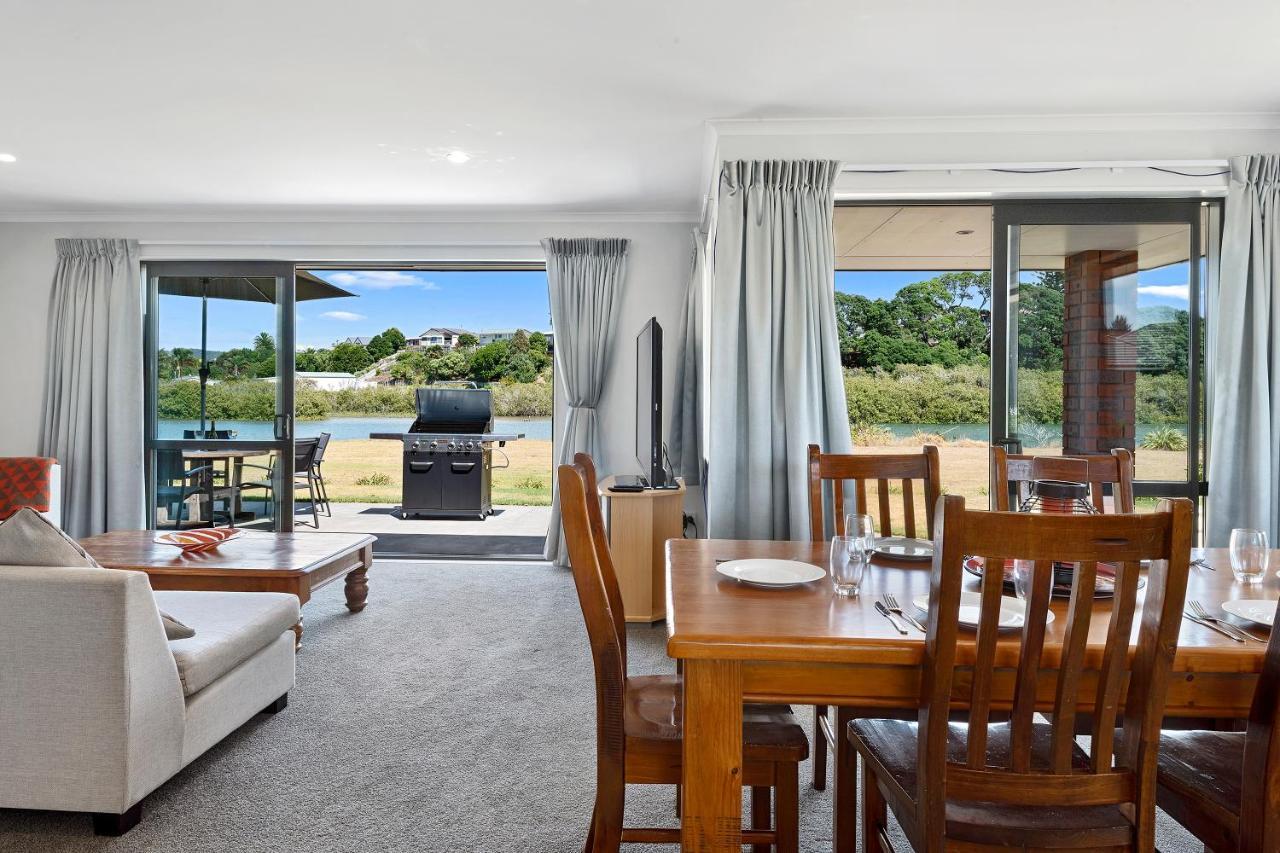 The Waterfront Ruakaka - Ruakaka Holiday Home Eksteriør billede