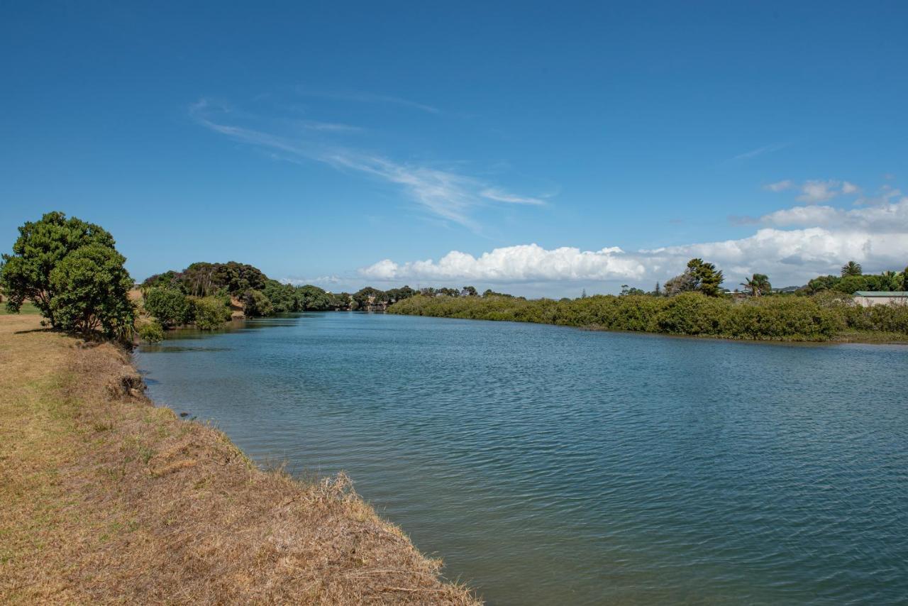 The Waterfront Ruakaka - Ruakaka Holiday Home Eksteriør billede